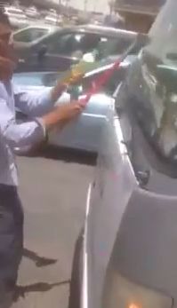 بالفيديو.. حقيقة حقن عبوات مياه عند إشارات المرور