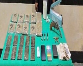 المتهمون والمضبوطات (15)