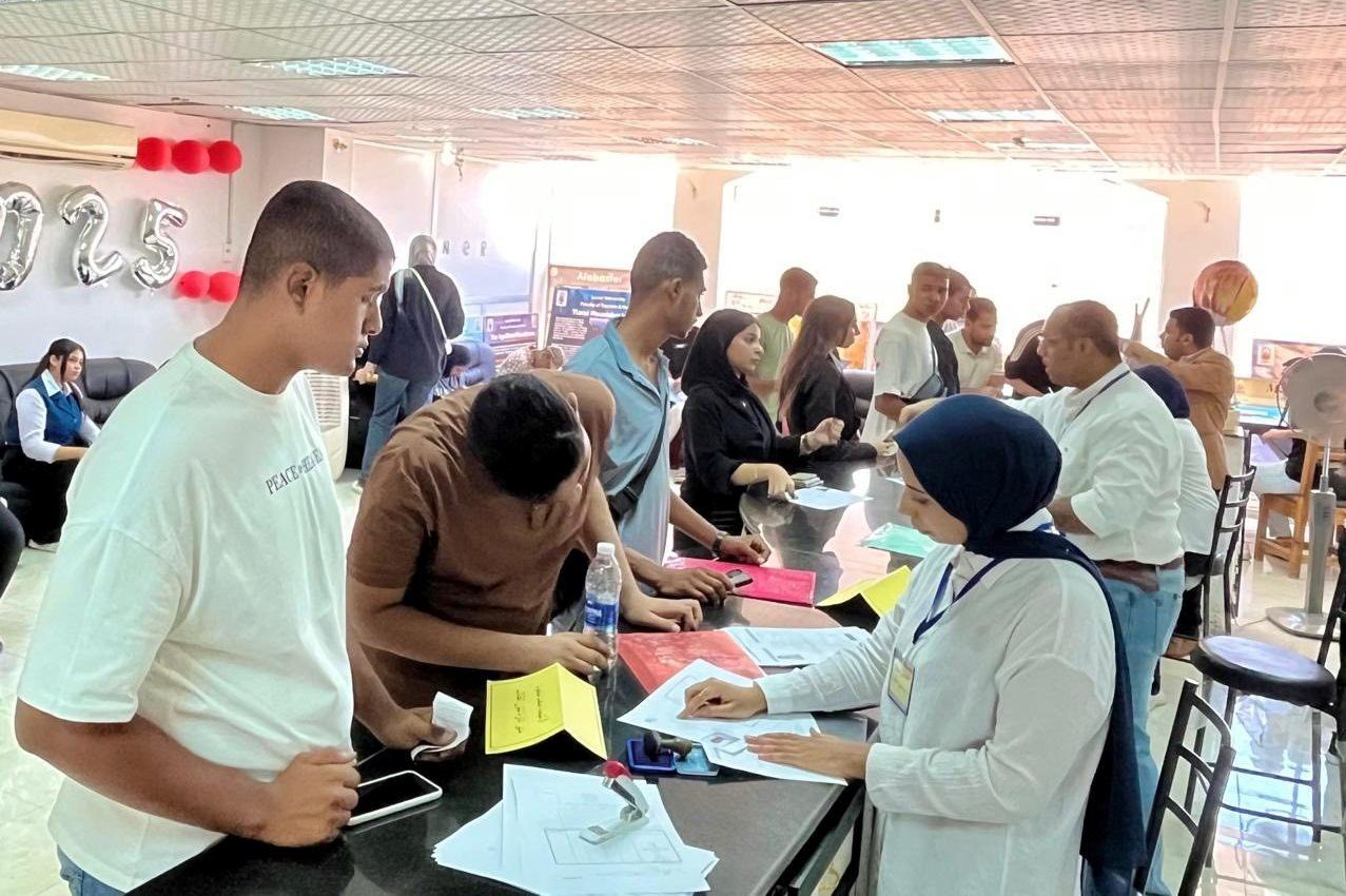 التوافد على الكشف الطبي للطلاب الجدد والمقابلات الشخصية_1