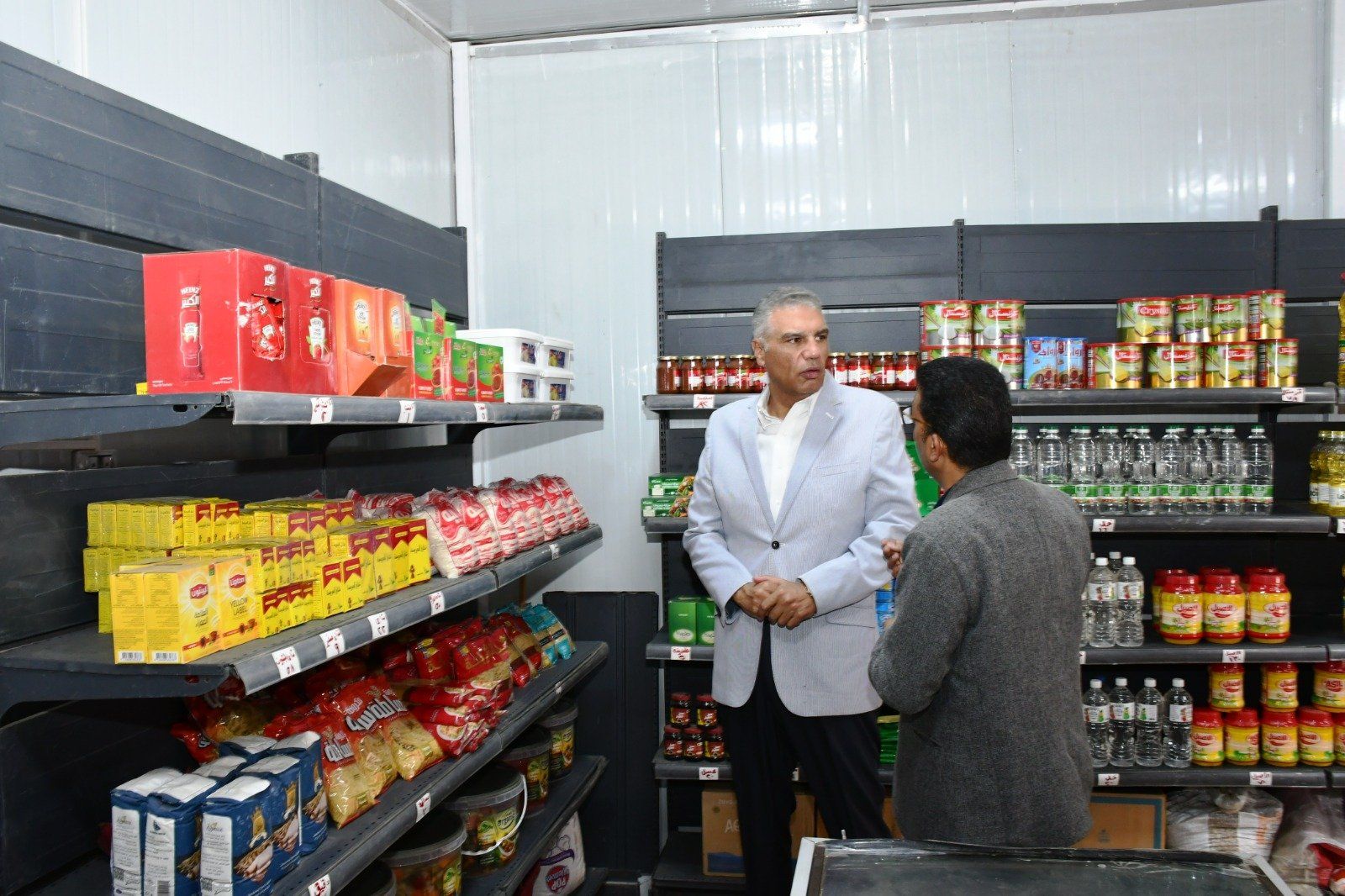 محافظ أسوان ورئيس مدينة دراو
