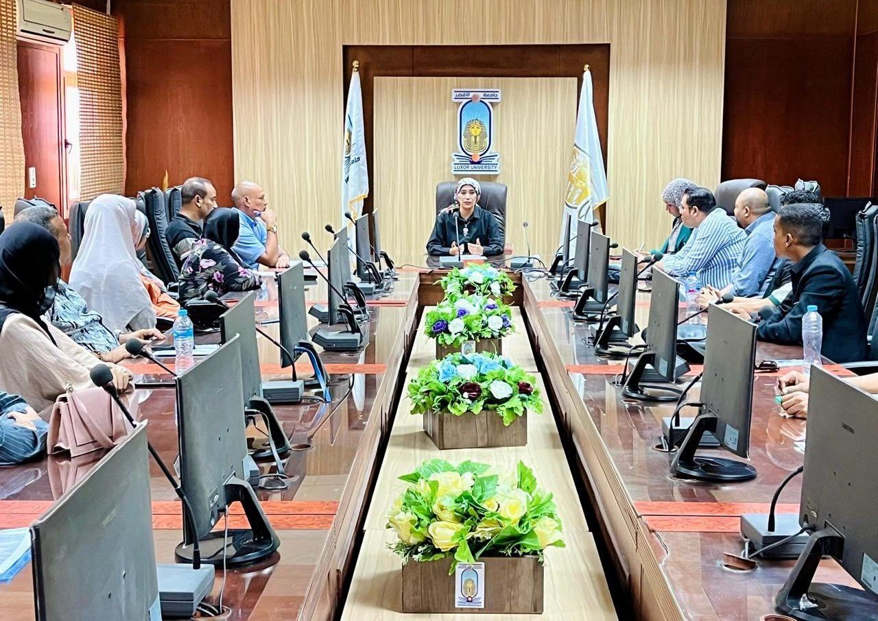 جامعة الأقصر تناقش خطط وإستعدادات إستقبال الطلاب الجدد