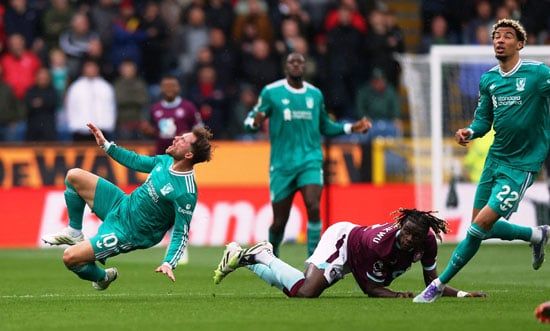 مباراة ليفربول وبيرنلى مباراة ليفربول وبيرنلى