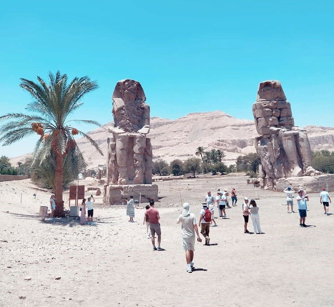الزيارات السياحية فى منطقة تمثالى ممنون غرب الأقصر