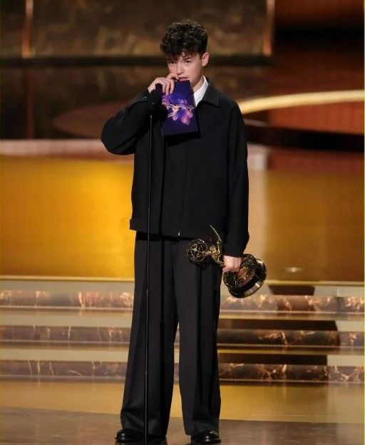 حفل Emmy Awards (2) حفل Emmy Awards (2)