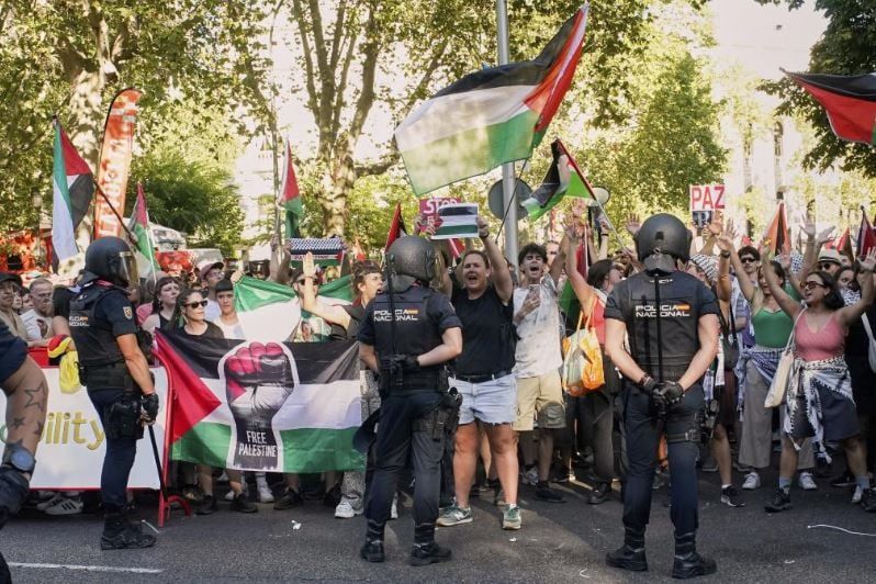 مؤيدين القضية الفلسطينية في مدريد مؤيدين القضية الفلسطينية في مدريد