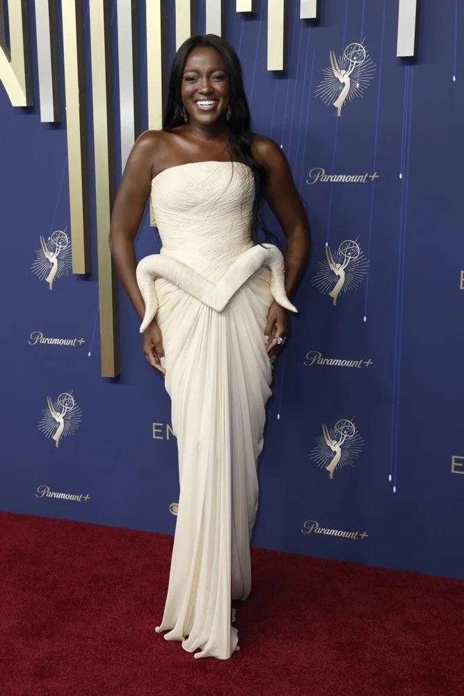 حفل Emmy Awards (7) حفل Emmy Awards (7)