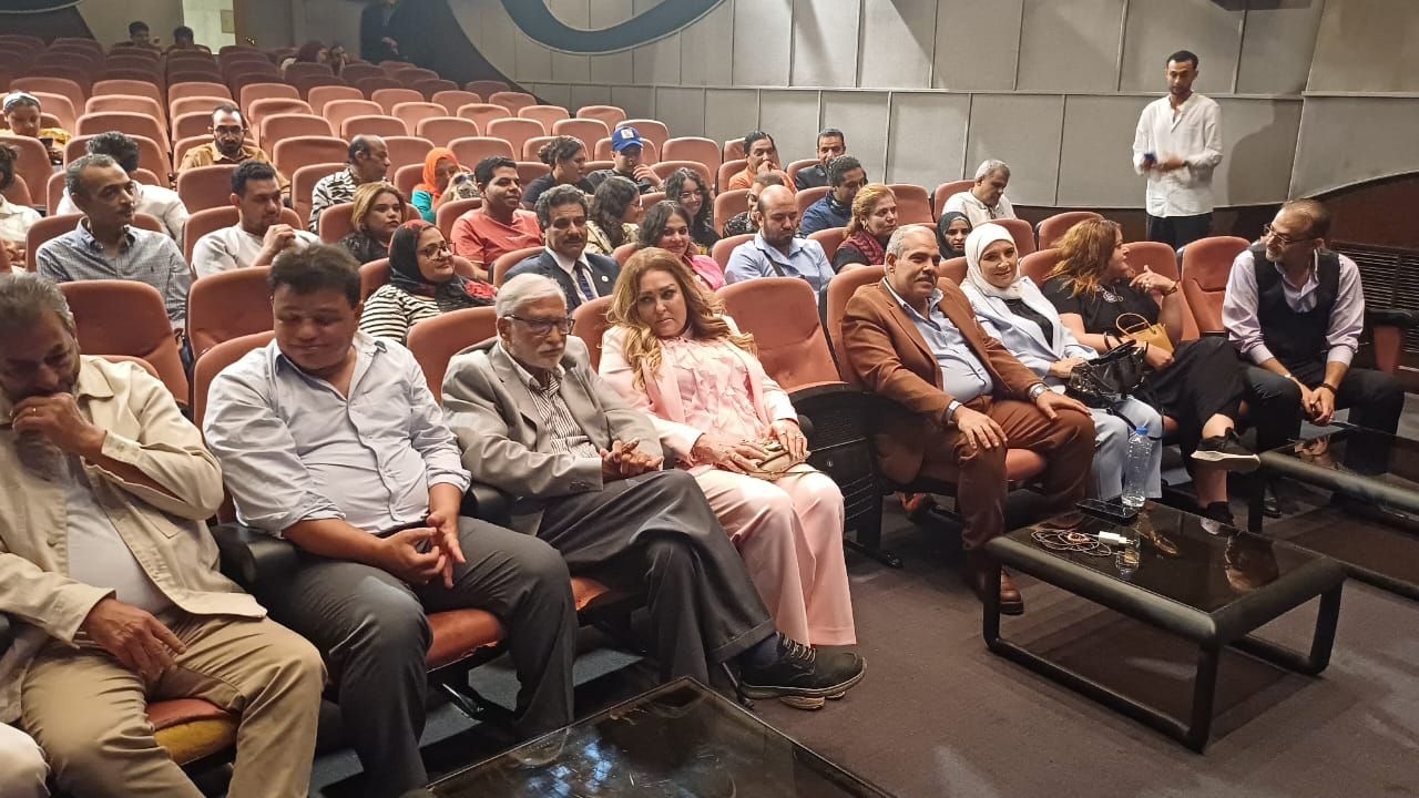 نهال عنبر ومحمد رضوان يحضرون حفل ختام مهرجان بردية السينمائى (1) نهال عنبر ومحمد رضوان يحضرون حفل ختام مهرجان بردية السينمائى (1)