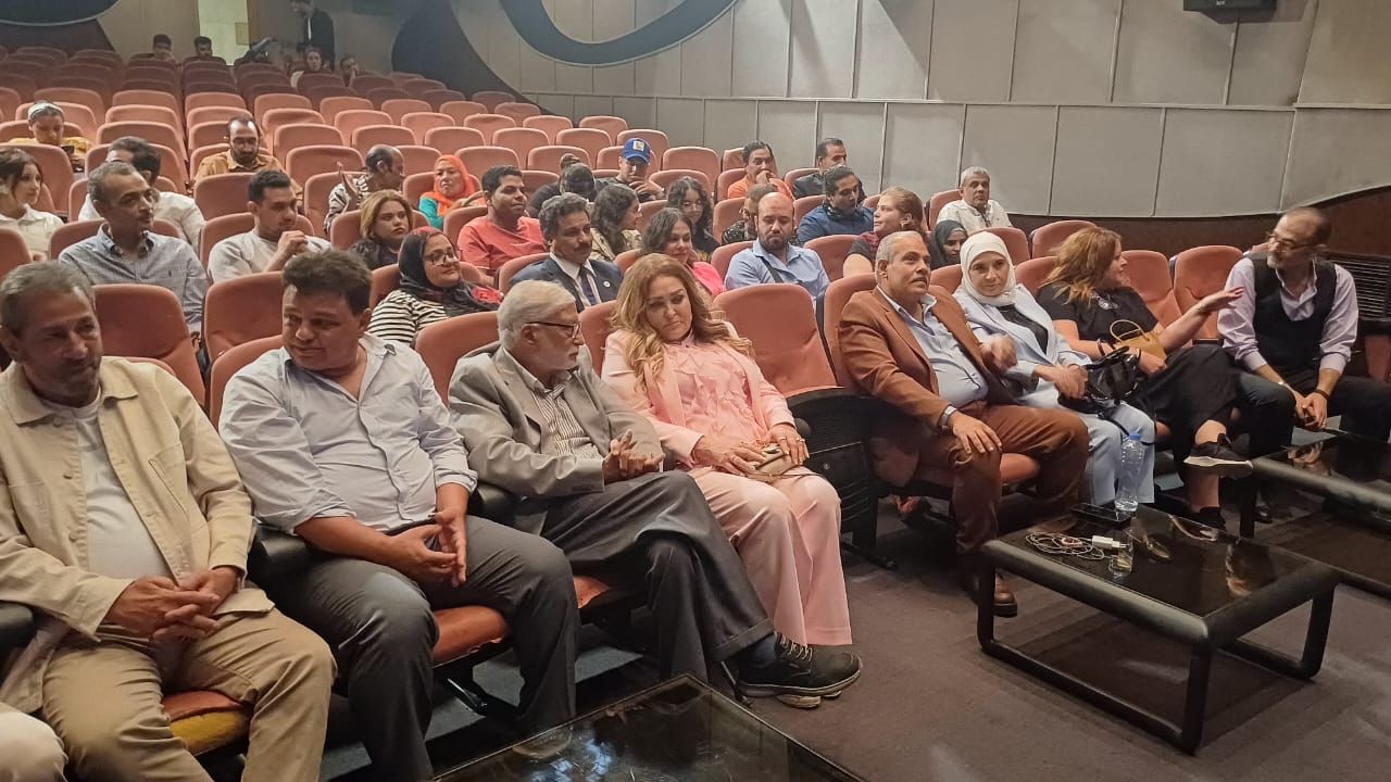 نهال عنبر ومحمد رضوان يحضرون حفل ختام مهرجان بردية السينمائى (4) نهال عنبر ومحمد رضوان يحضرون حفل ختام مهرجان بردية السينمائى (4)
