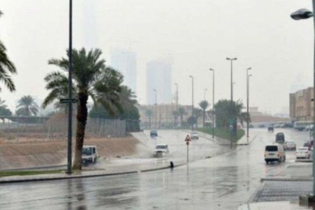 توقعات الطقس اليوم: أمطار رعدية وسيول على 10 مناطق