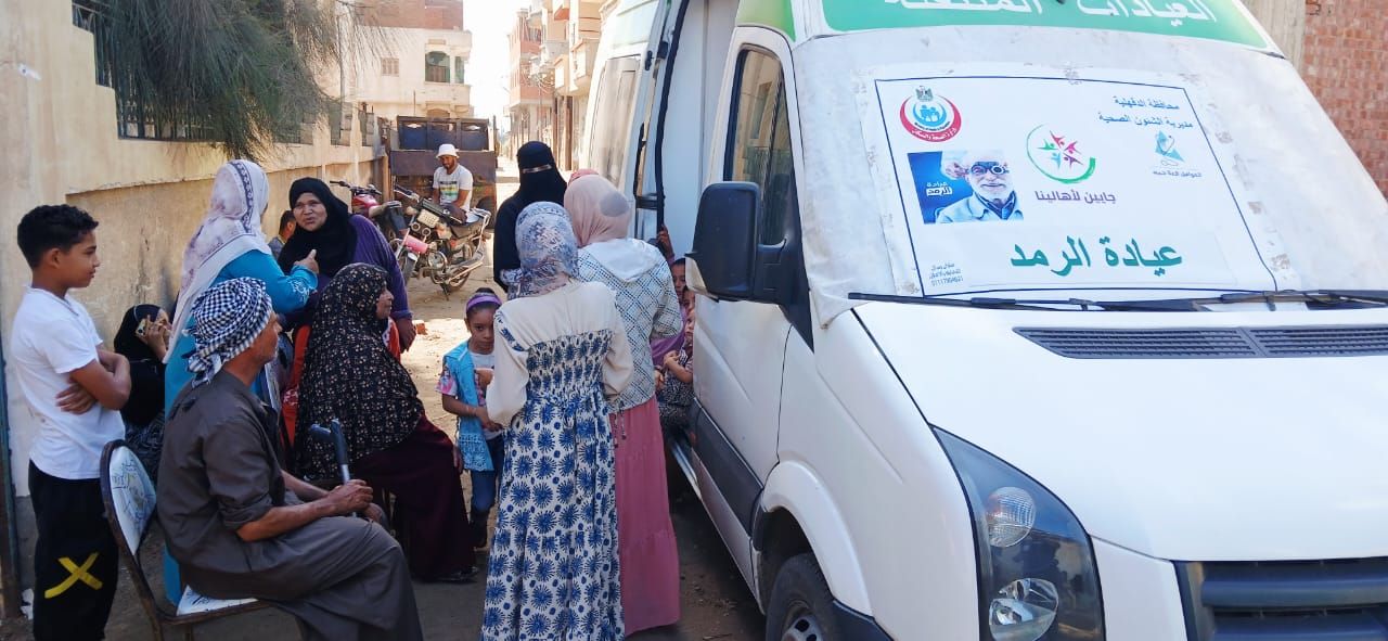 قافلة علاجية فى محافظة الدقهلية والأسر تتوافد عليها (5) قافلة علاجية فى محافظة الدقهلية والأسر تتوافد عليها (5)