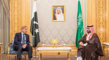 ولي العهد يستقبل رئيس وزراء باكستان