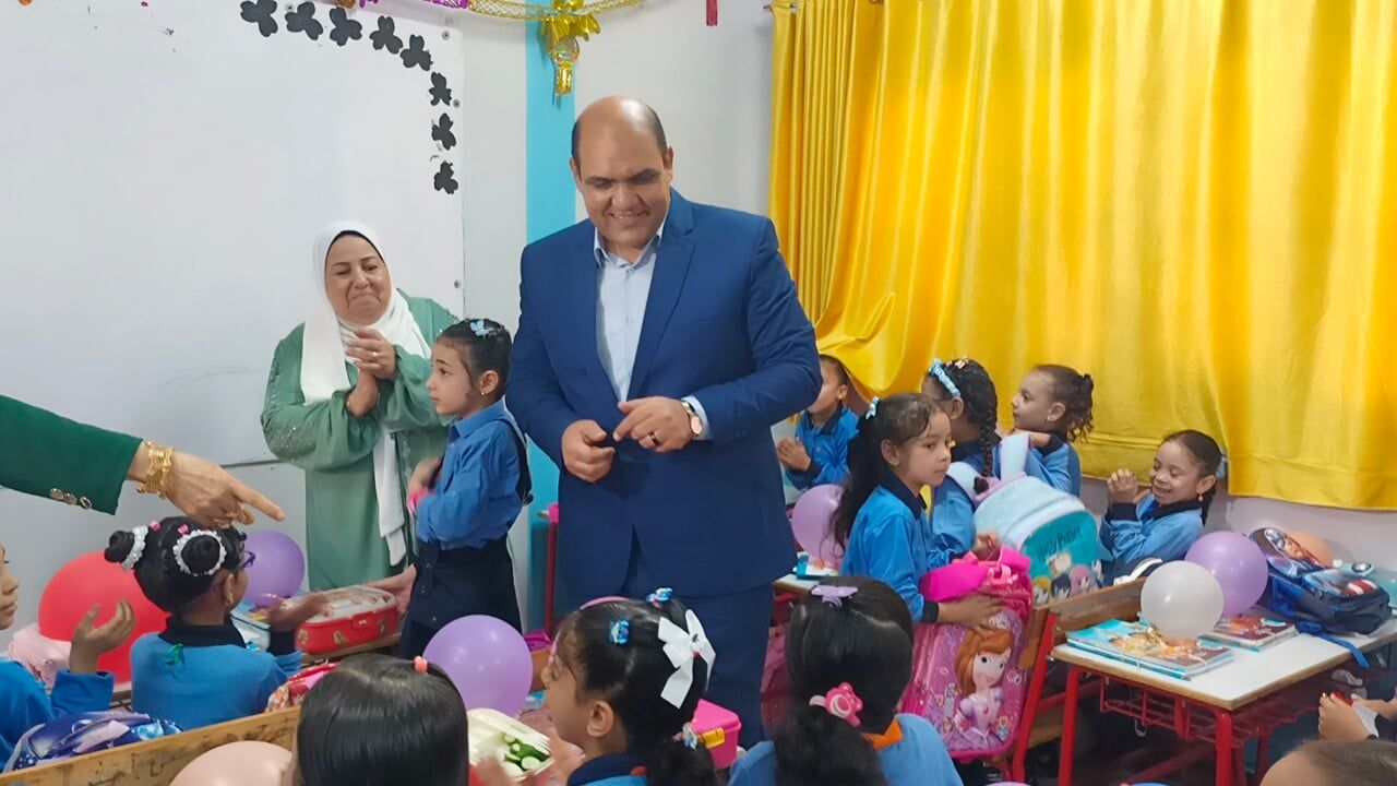 رئيس مدينة دسوق يتفقد المدارس_1 رئيس مدينة دسوق يتفقد المدارس_1