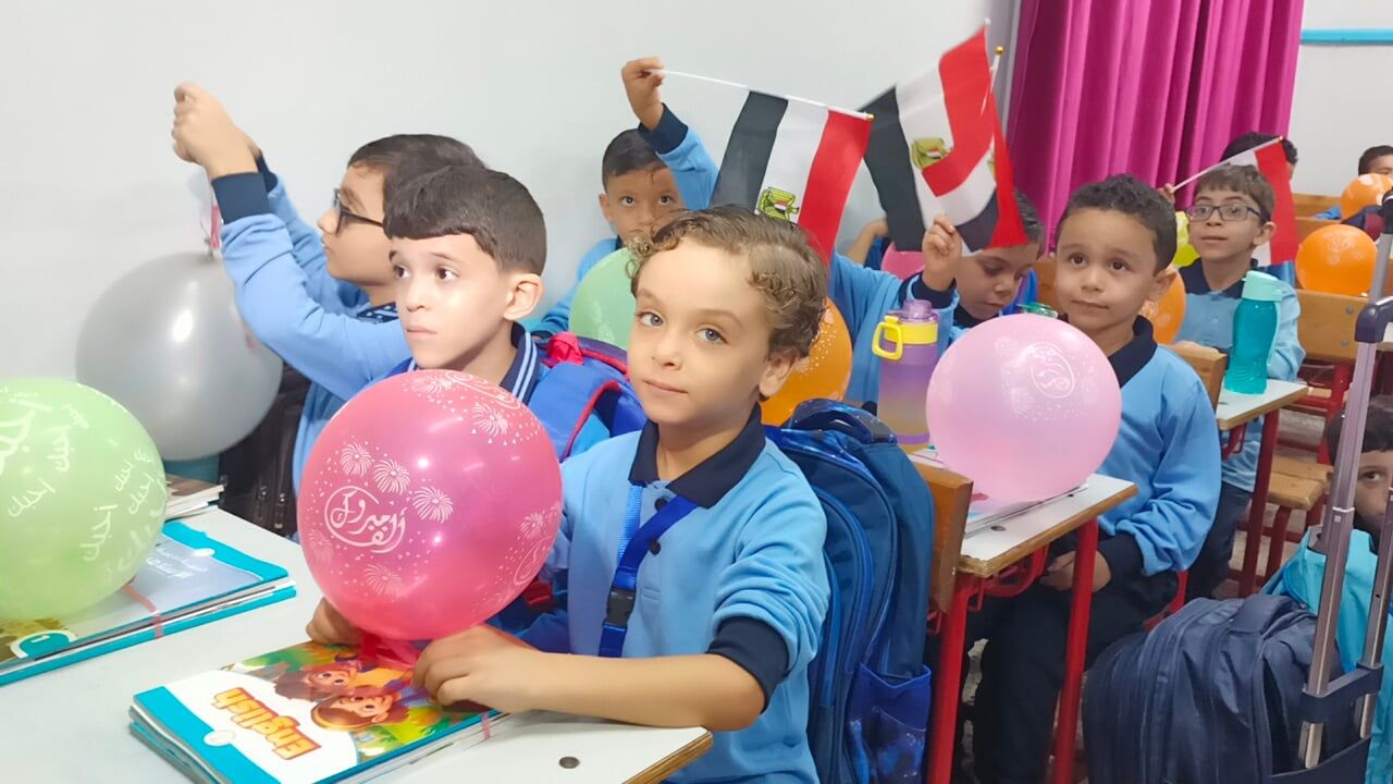 توزيع الاعلام والبالونات توزيع الاعلام والبالونات