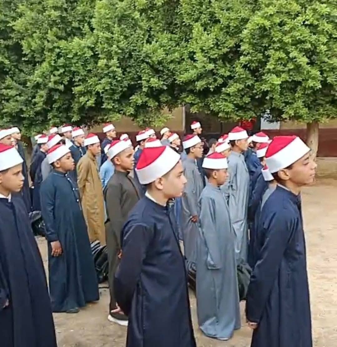 الأقصر الأزهرية تستقبل العام الدراسي الجديد في أجواء من الجدية الأقصر الأزهرية تستقبل العام الدراسي الجديد في أجواء من الجدية