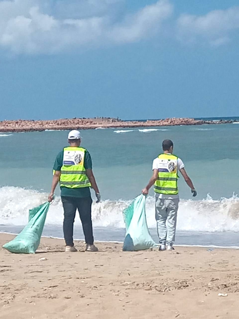 حملة لتنظيف أربعة شواطئ بالاسكندرية حملة لتنظيف أربعة شواطئ بالاسكندرية