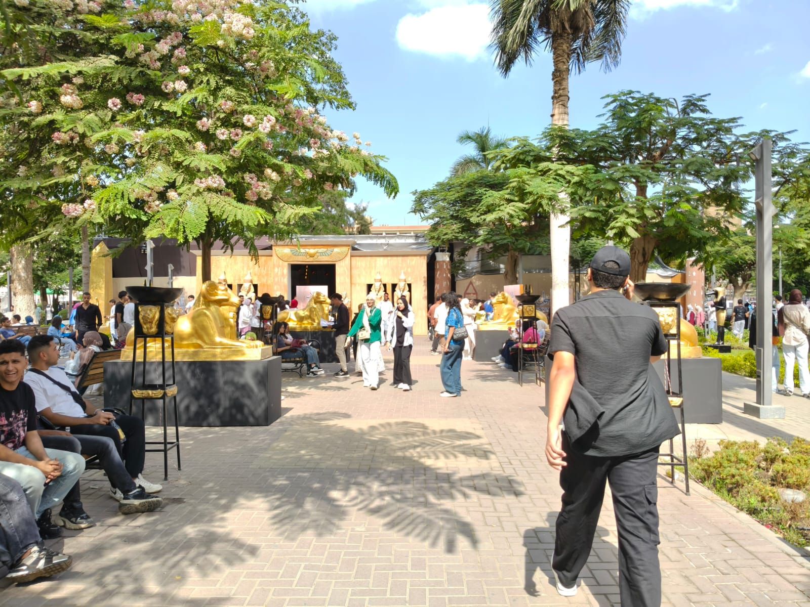جامعة عين شمس تستقبل الطلاب بالعام الدراسي الجديد بمهرجان ترفيهي