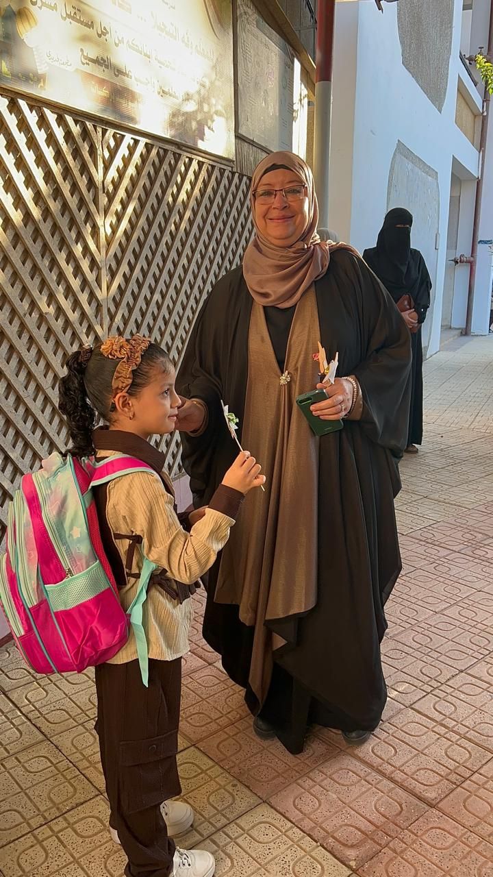 مديرة المدرسة مديرة المدرسة