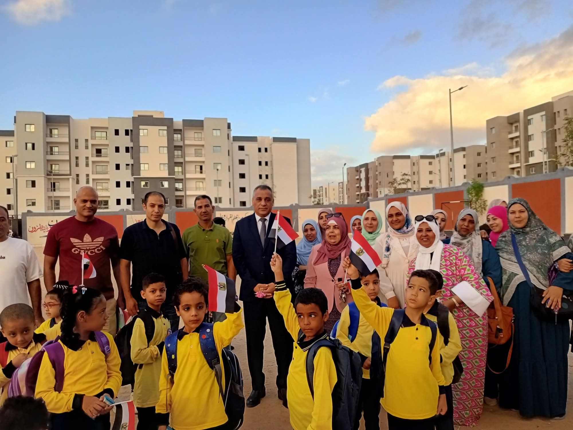 إدارة العبور التعليمية تستقبل الطلاب في أول يوم دراسي (6) إدارة العبور التعليمية تستقبل الطلاب في أول يوم دراسي (6)