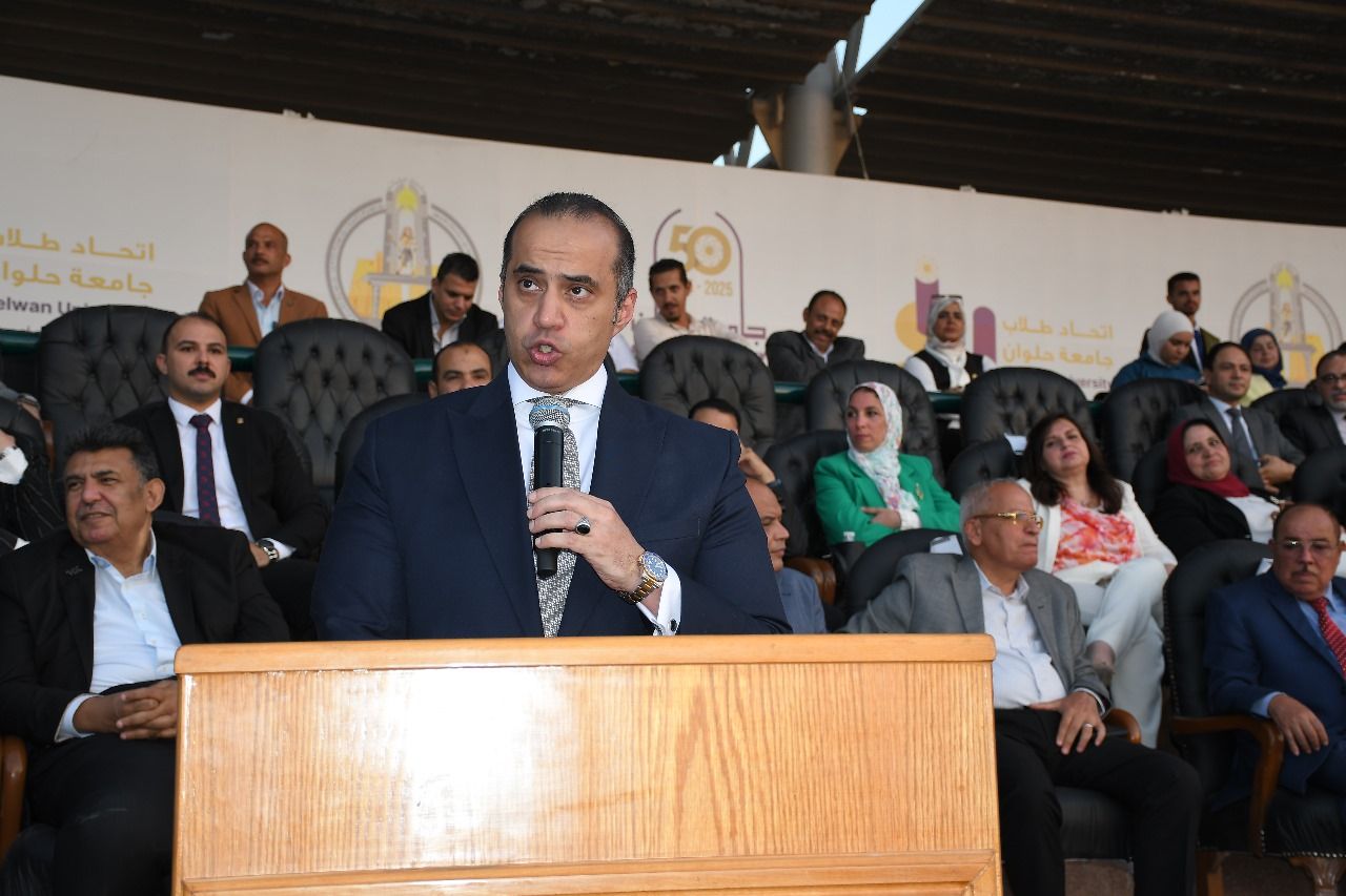 المستشار محمود فوزي الشؤون النيابية والقانونية والتواصل السياسي المستشار محمود فوزي الشؤون النيابية والقانونية والتواصل السياسي