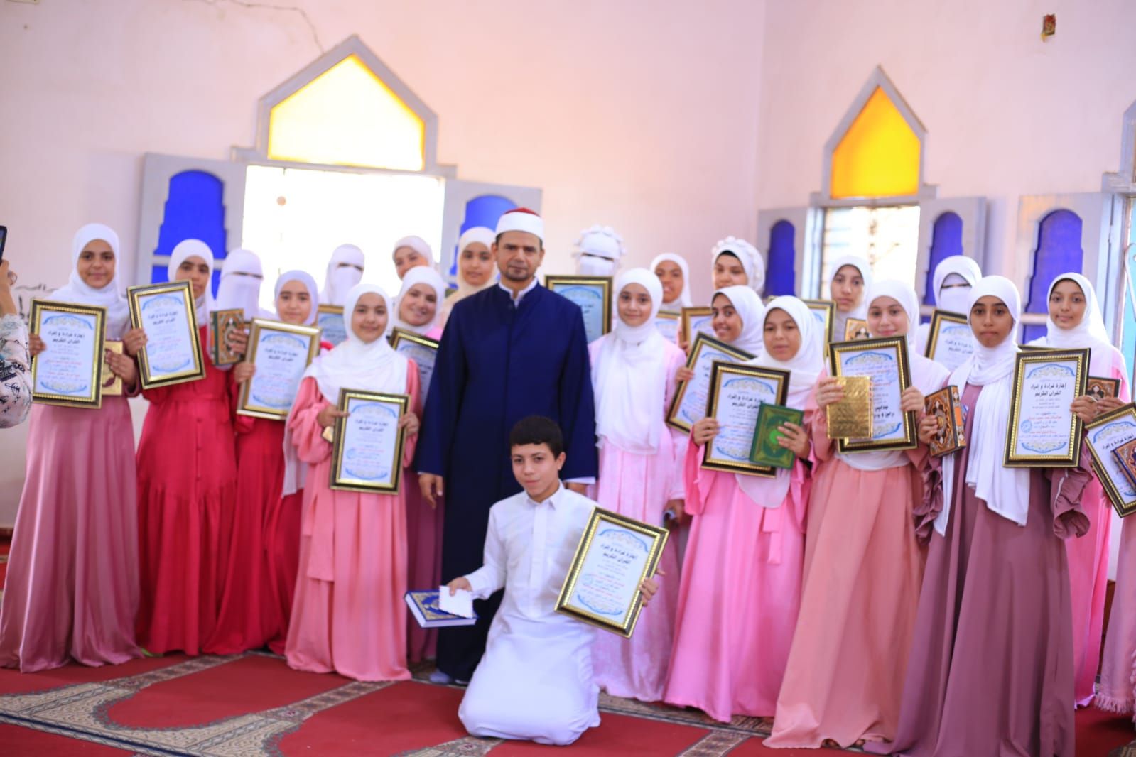 أهالي قرية بهبيت يكرمون بناتهم من حافظات القرآن الكريم (2) أهالي قرية بهبيت يكرمون بناتهم من حافظات القرآن الكريم (2)