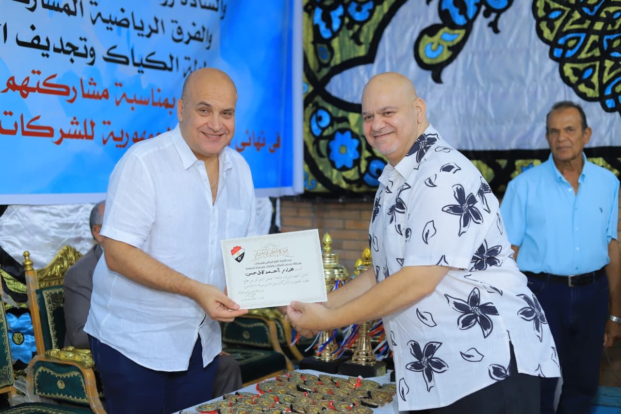تكريم في حفل التجديف تكريم في حفل التجديف