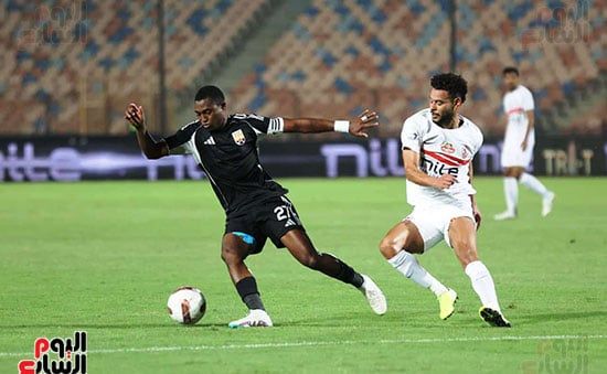 دونجا خلال المباراة
