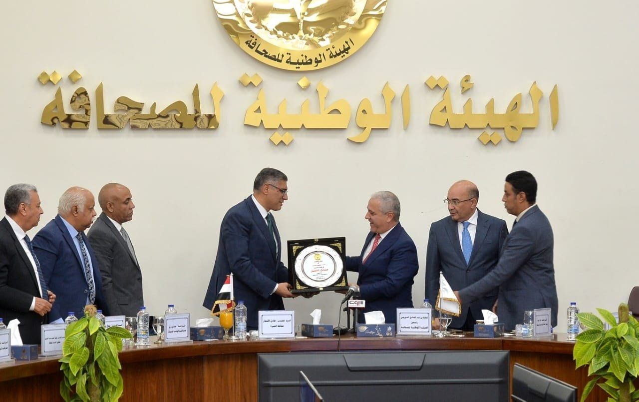 ندوة موسعة للوطنية للصحافة مع محافظ الجيزة (5)
