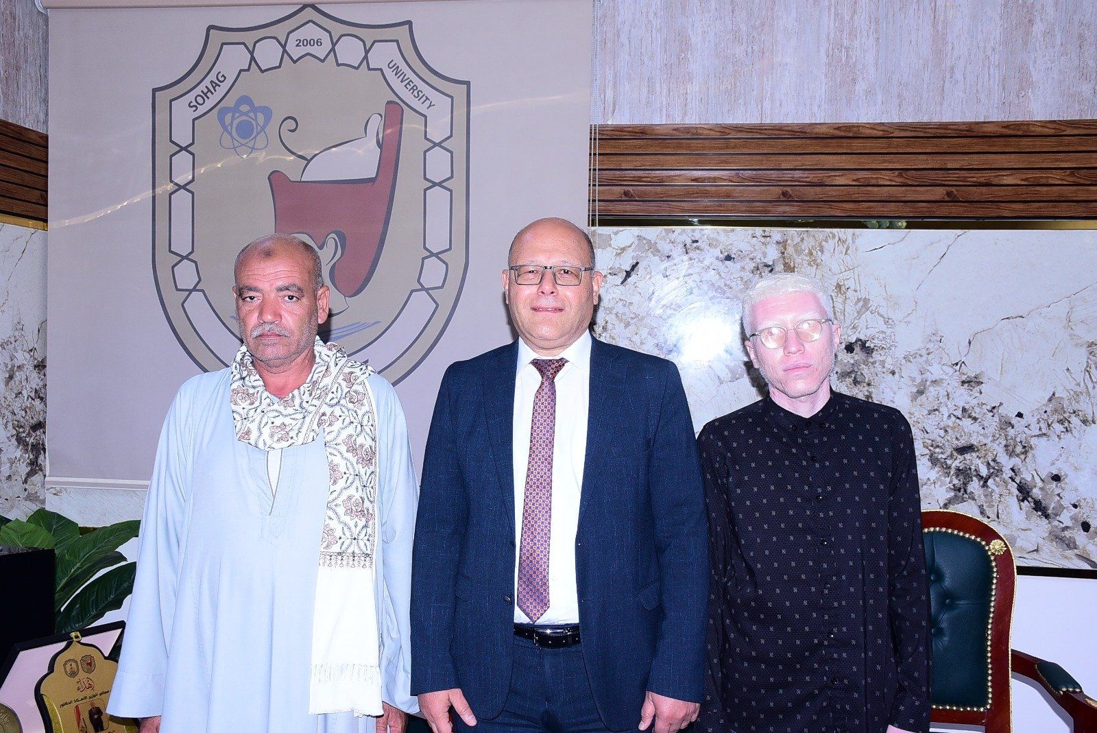 رئيس الجامعة والطالب ووالده