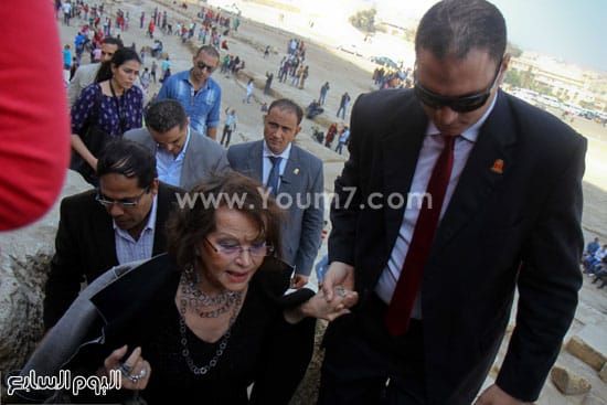 كلوديا كاردينالى أثناء زيارتها لمصر