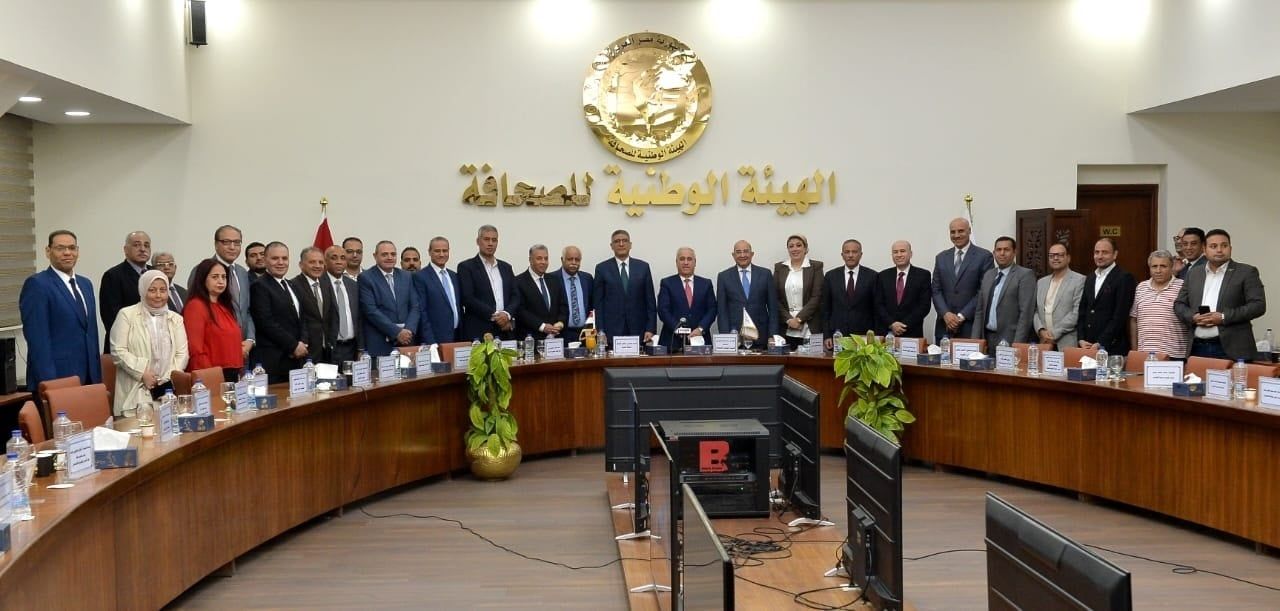 ندوة موسعة للوطنية للصحافة مع محافظ الجيزة (4)