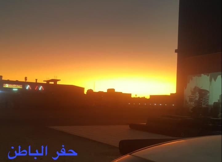 أسباب وراء ظهور الشفق بألوان غير اعتيادية