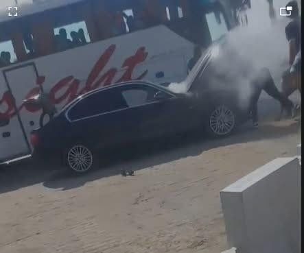 السيطرة على حريق محدود بسيارة الإعلامى أحمد شوبير (1)