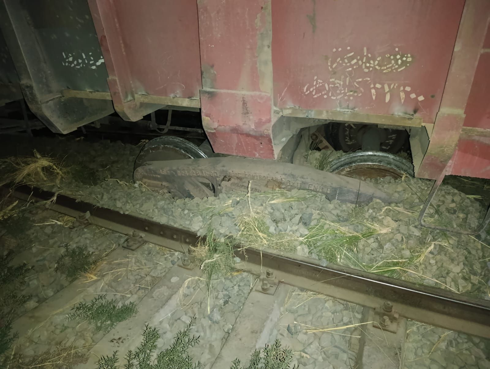 خروج قطار بضائع (2)