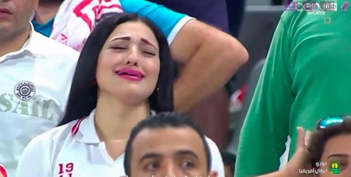 دنيا الحلو تبكي عقب خسارة الزمالك في صن داونز