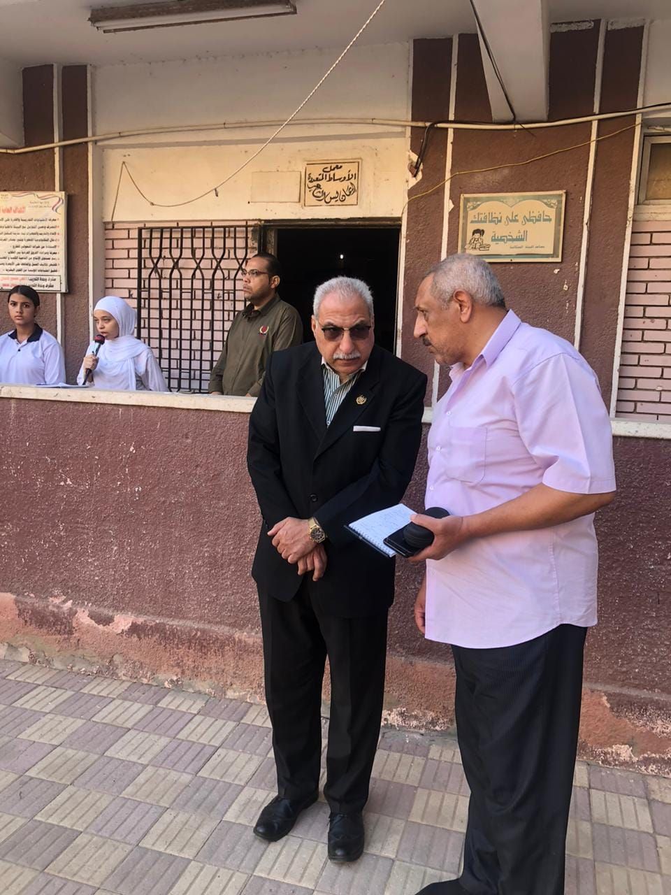 خلال الجولة بالمدارس خلال الجولة بالمدارس
