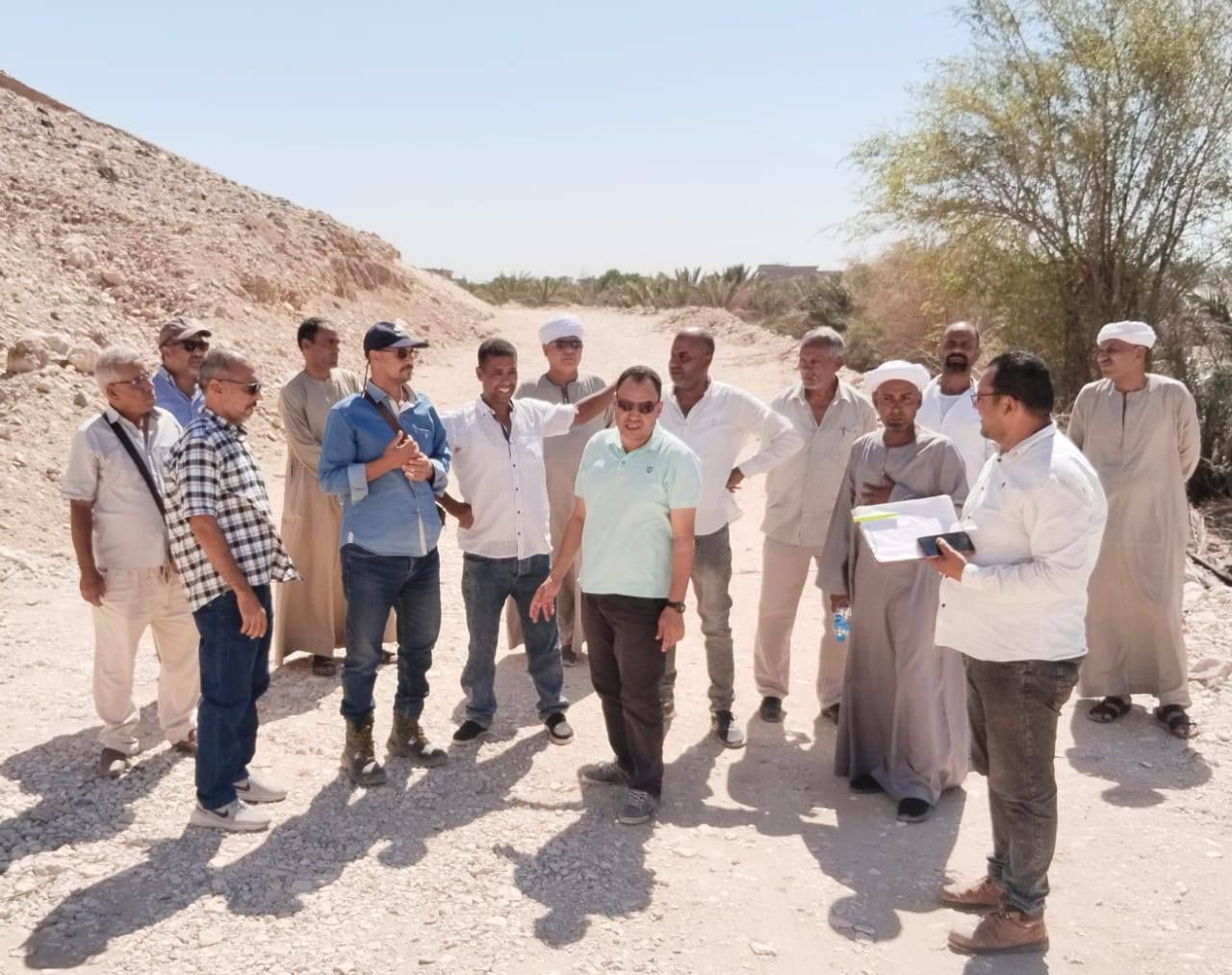 عمل لجنة أثرية من الأقصر تبدء إخضاع منطقة ظهير طيبة لجبانة طيبة عمل لجنة أثرية من الأقصر تبدء إخضاع منطقة ظهير طيبة لجبانة طيبة