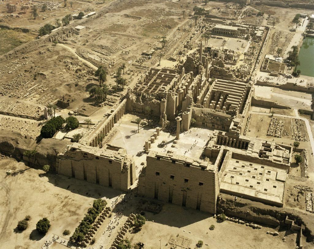 صورة جوية عامة لمعابد الكرنك صورة جوية عامة لمعابد الكرنك