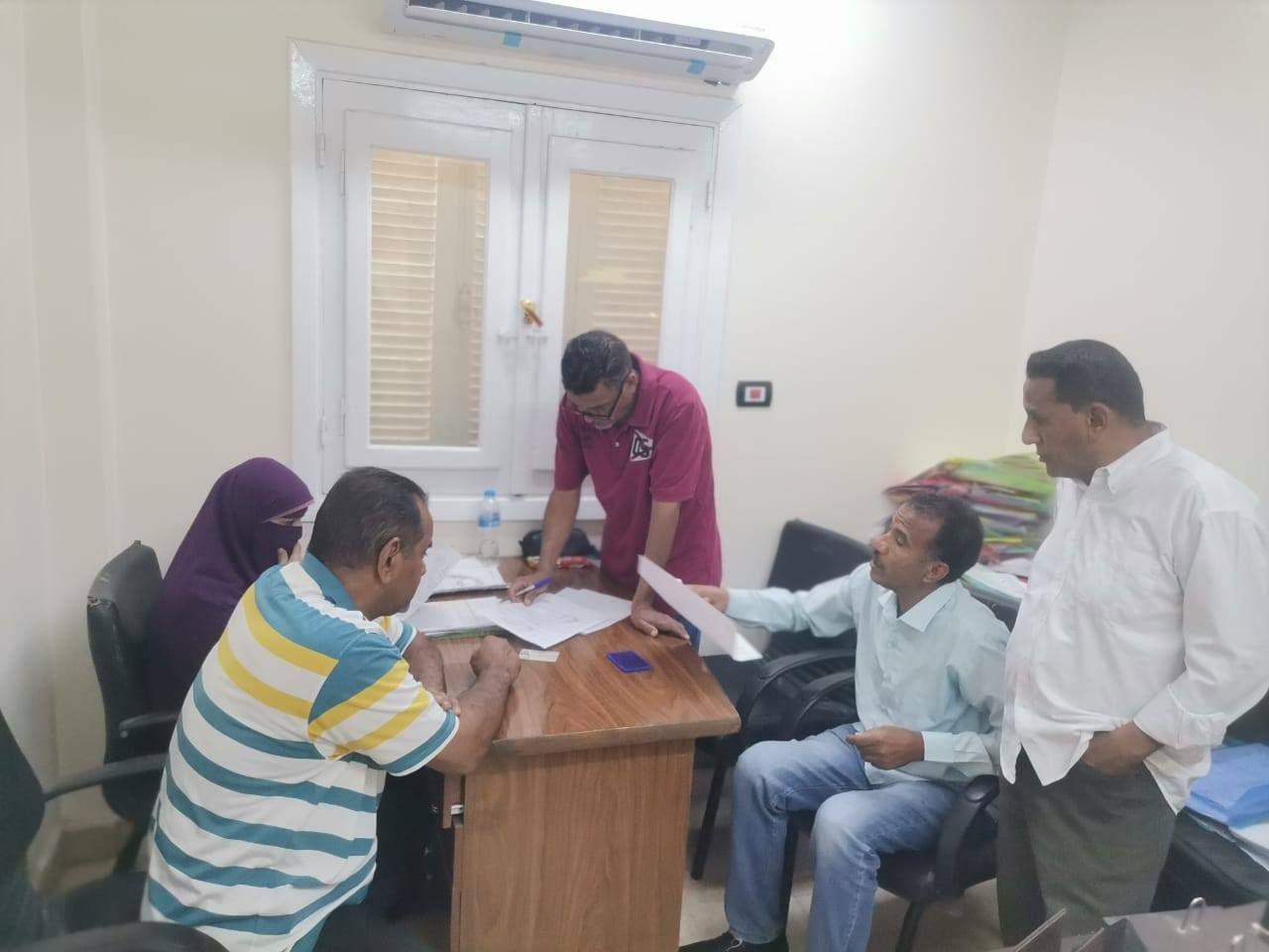 لجنة عقود الملكية النهائية لوحدات الاسكان الشعبي بمنطقة رواج وحي الزهور لجنة عقود الملكية النهائية لوحدات الاسكان الشعبي بمنطقة رواج وحي الزهور