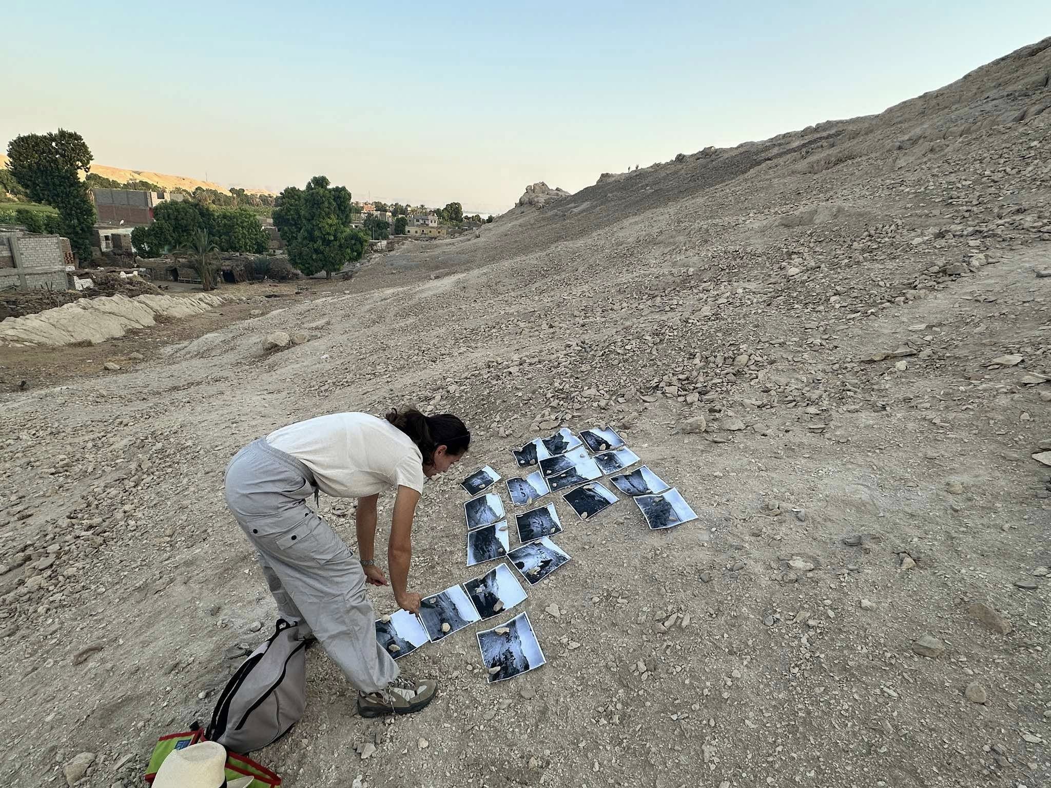 دراسة الصور فى منطقة بين الجبلين الأثرية بمدينة إسنا