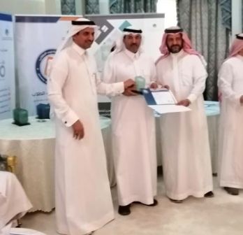 اختتام برامج تدريب الطلاب بتعليم عسير وتكريم الزميل آل هطلاء