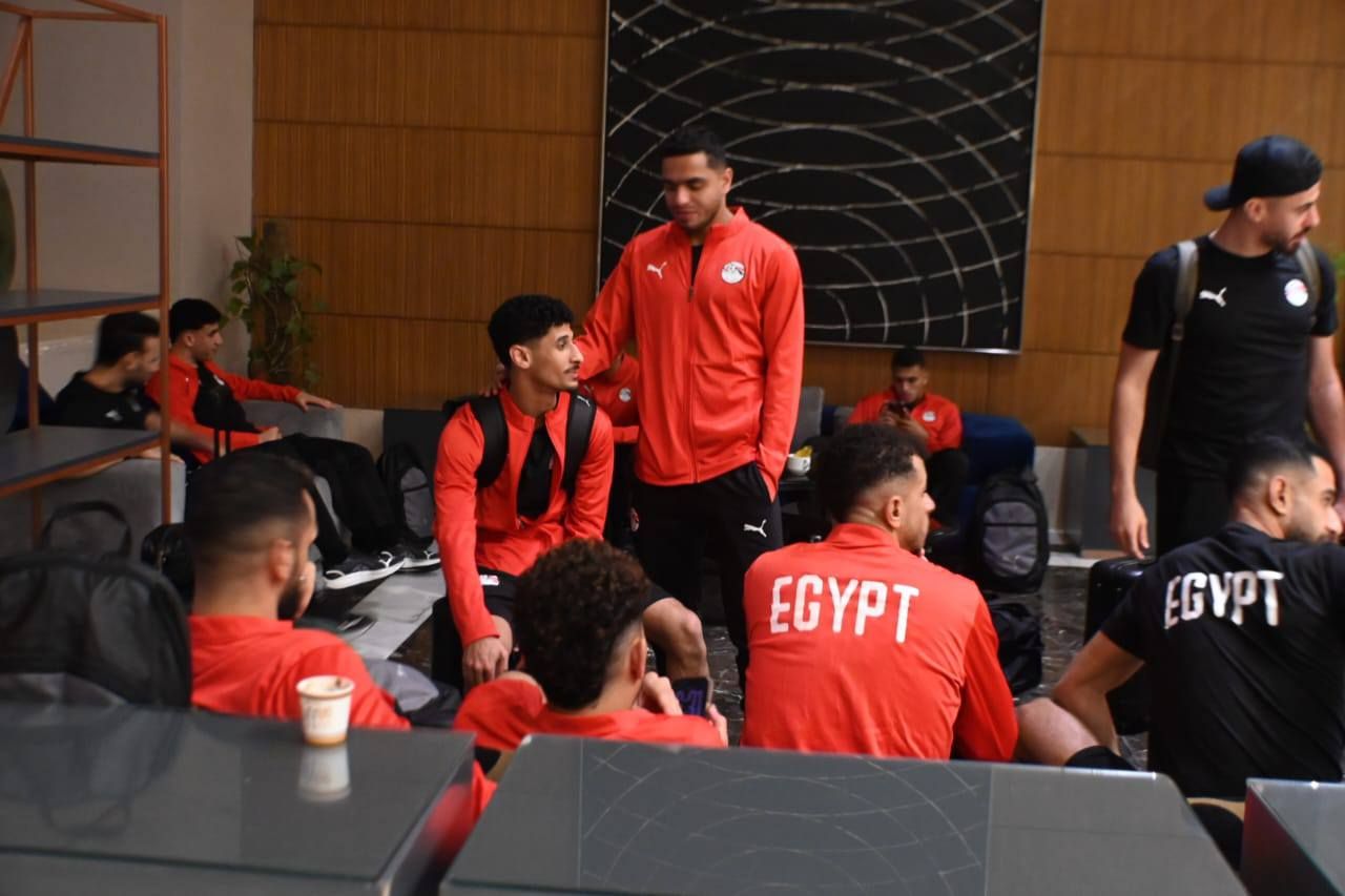 منتخب المحليين في المطار منتخب المحليين في المطار