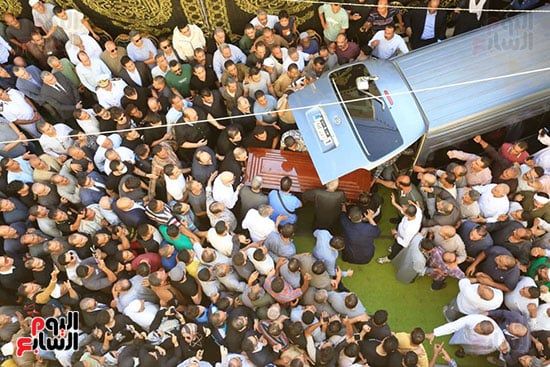 وصول جثمان الدكتور أحمد عمر هاشم إلى الشرقية