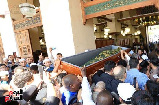 تشييع جنازة الدكتور أحمد عمر هاشم (35) تشييع جنازة الدكتور أحمد عمر هاشم (35)