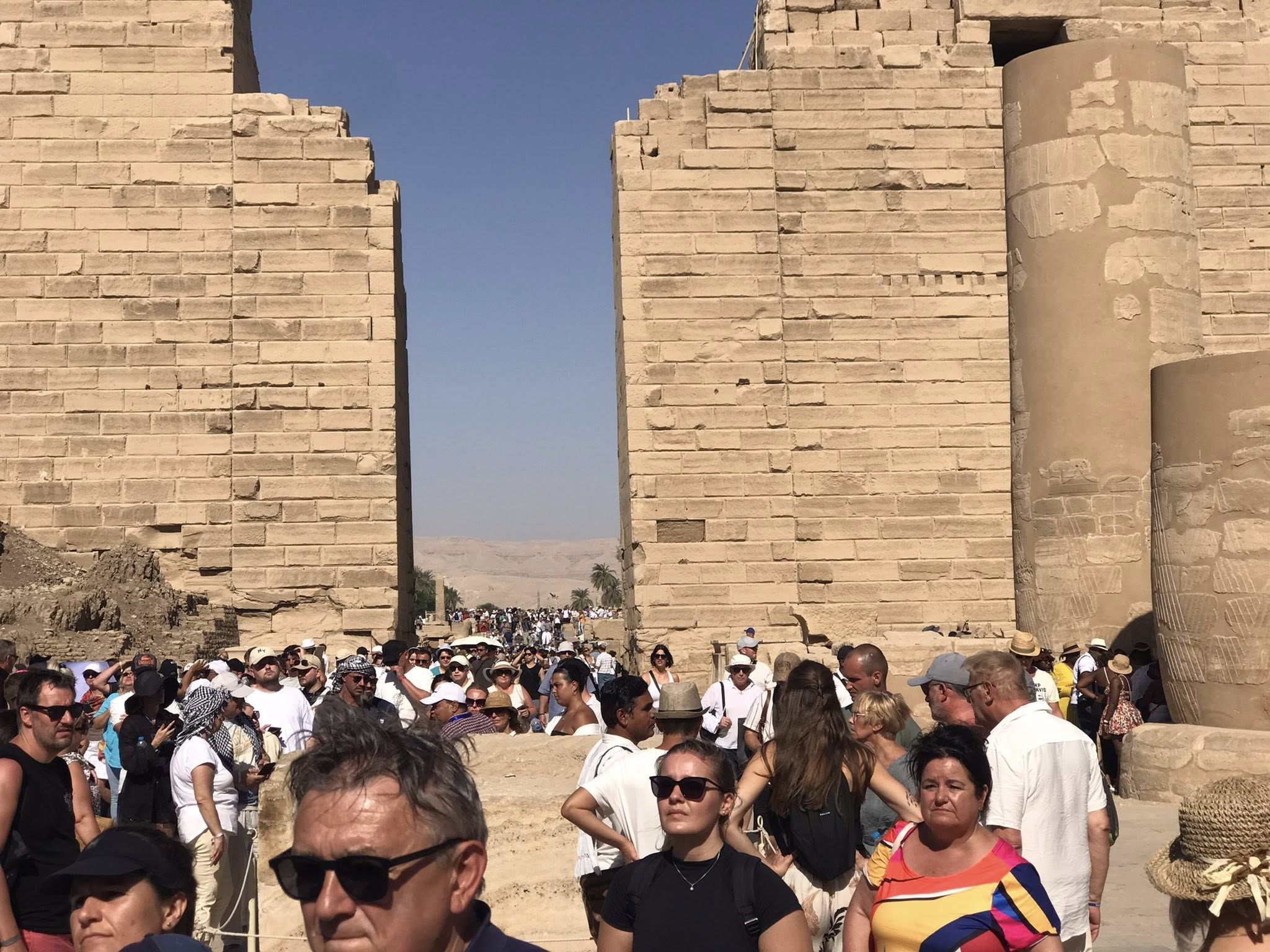التوافد السياحى الكبير فى معابد الأقصر