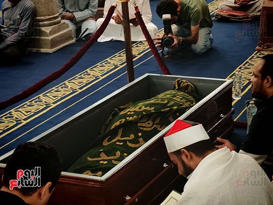 وصول جثمان الدكتور أحمد عمر هاشم الجامع الأزهر وصول جثمان الدكتور أحمد عمر هاشم الجامع الأزهر