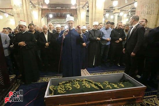 تشييع جنازة الدكتور أحمد عمر هاشم (19) تشييع جنازة الدكتور أحمد عمر هاشم (19)