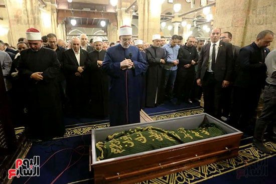 تشييع جنازة الدكتور أحمد عمر هاشم (28) تشييع جنازة الدكتور أحمد عمر هاشم (28)