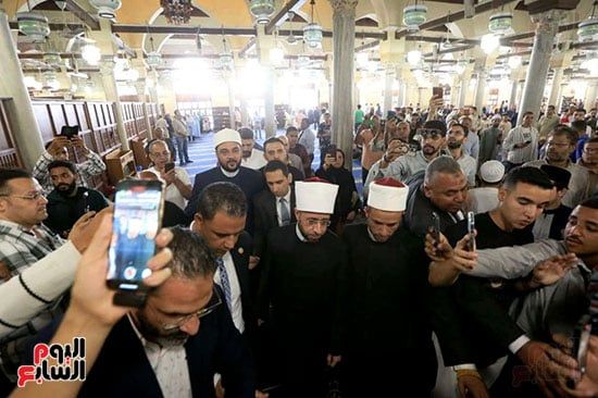 تشييع جنازة الدكتور أحمد عمر هاشم (9) تشييع جنازة الدكتور أحمد عمر هاشم (9)