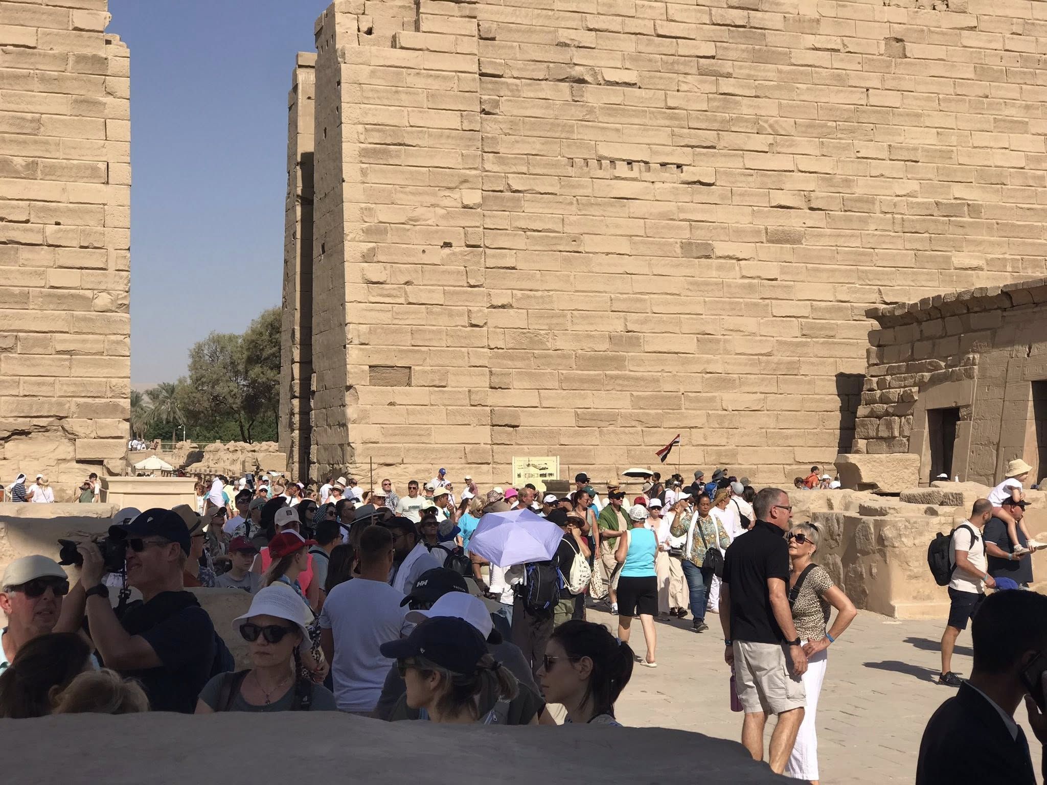زيارات سياحية فى قلب معابد الأقصر