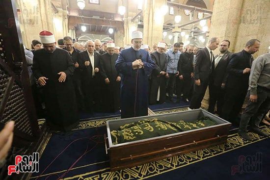 تشييع جنازة الدكتور أحمد عمر هاشم (33) تشييع جنازة الدكتور أحمد عمر هاشم (33)